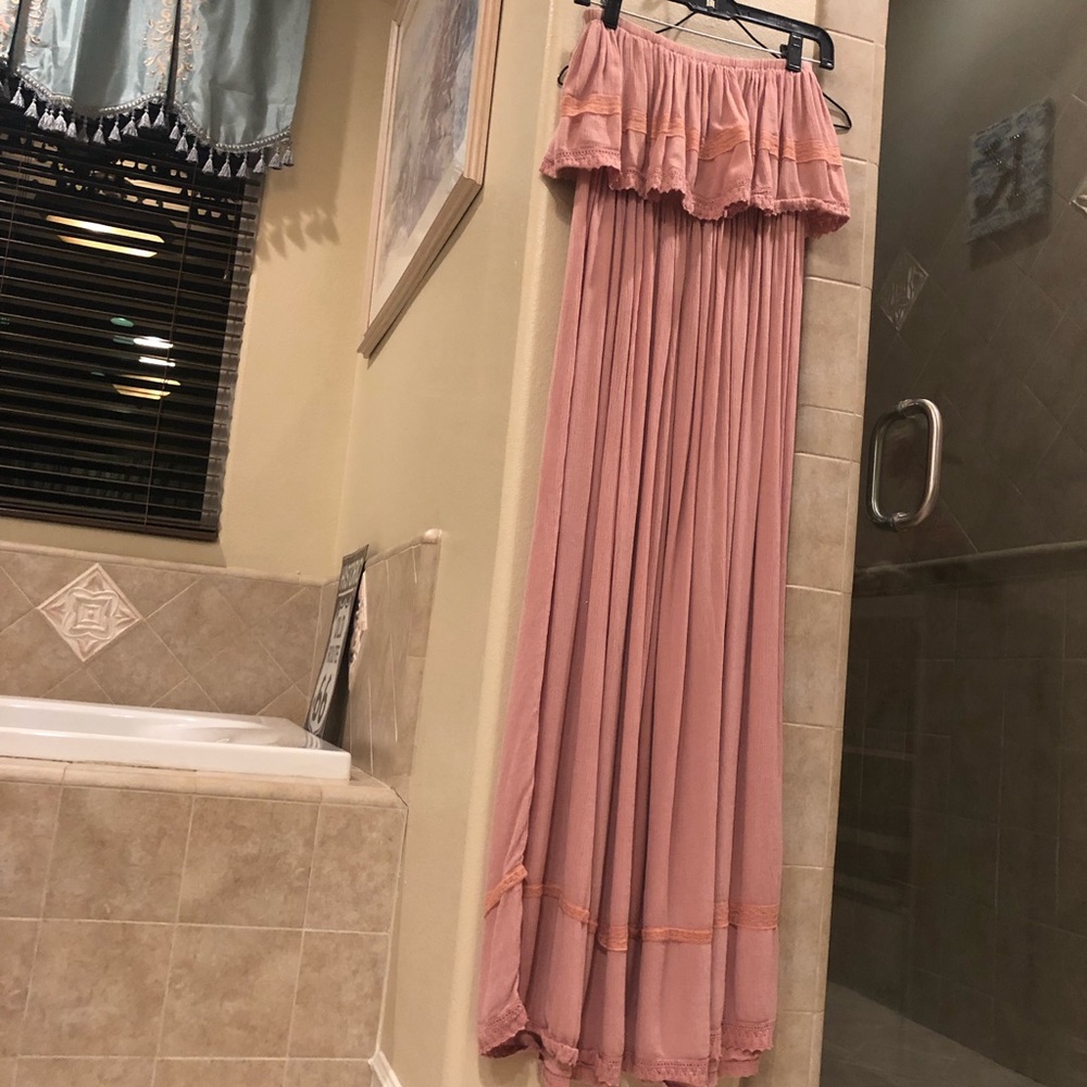 Scrunch strapless maxi dress 💗